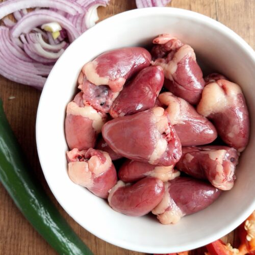 How to prepare chicken hearts: cleaned chicken hearts in a bowl