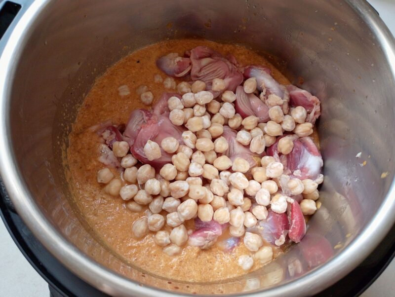 Adding gizzards and chickpeas to tagine in instant pot